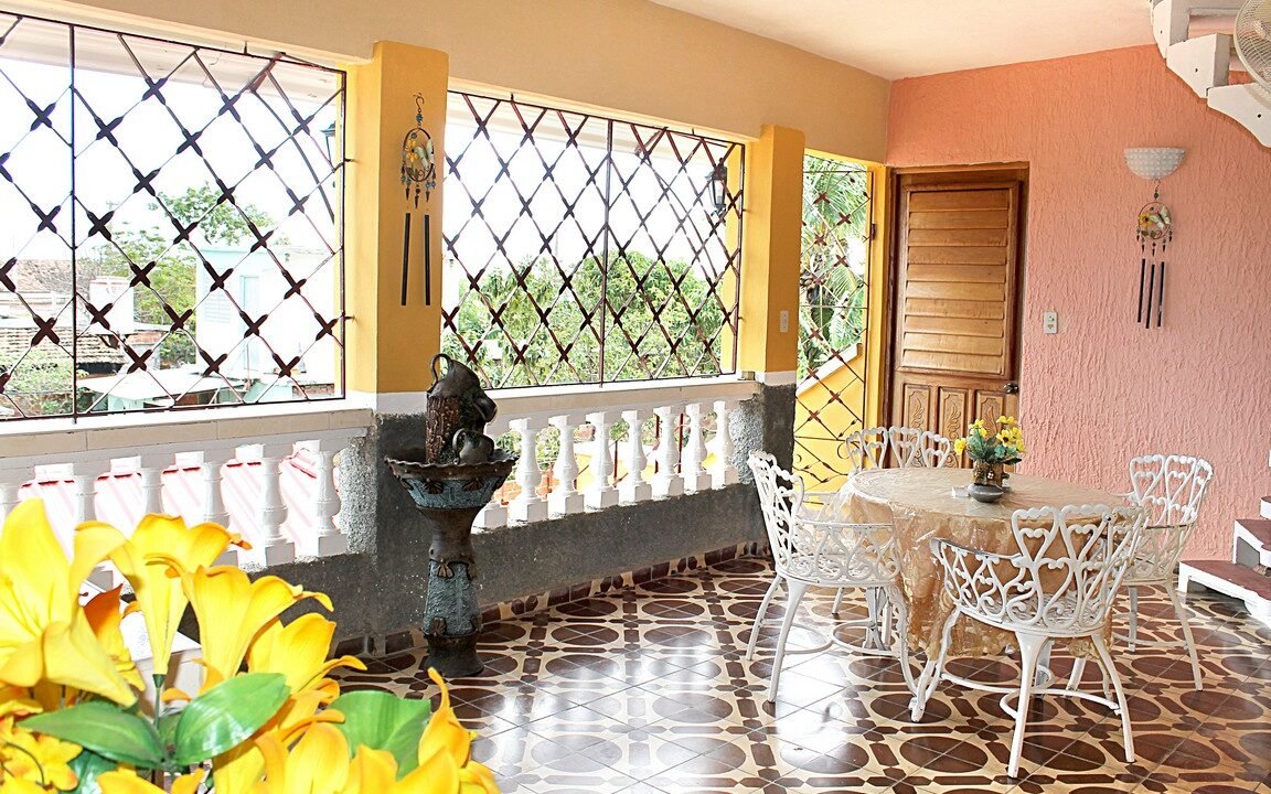 16SharedBalcony