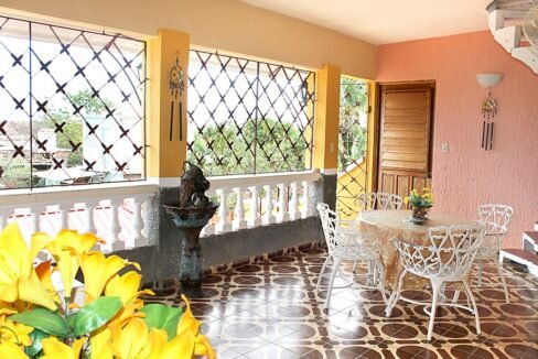 16SharedBalcony