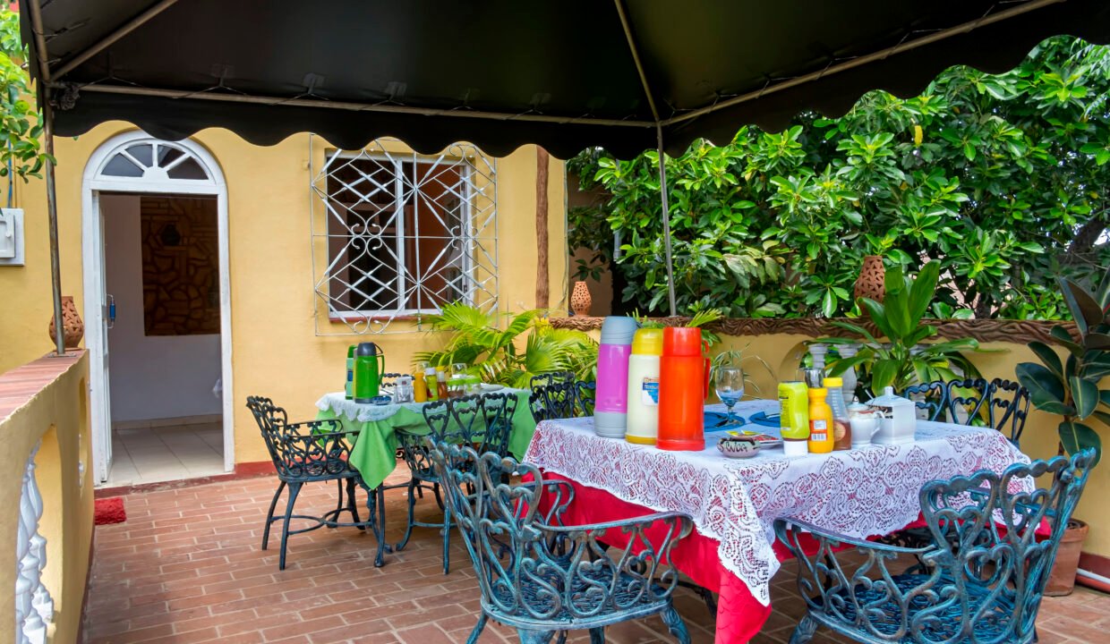 Desayuno-en-la-Terraza-Vista-2