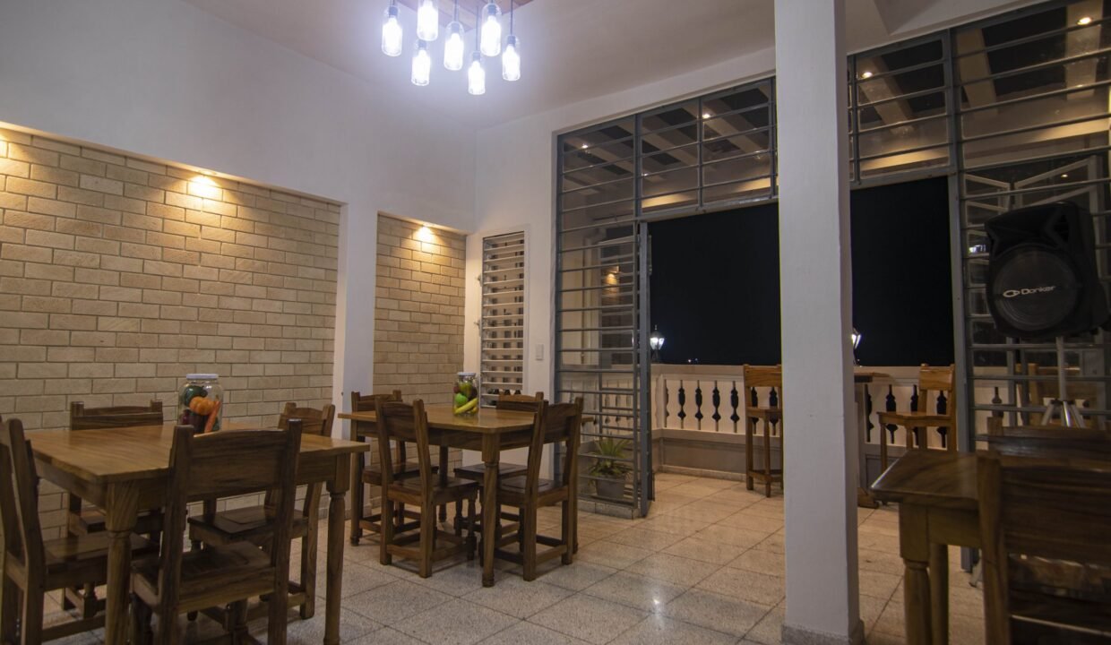 23-Restaurante-scaled
